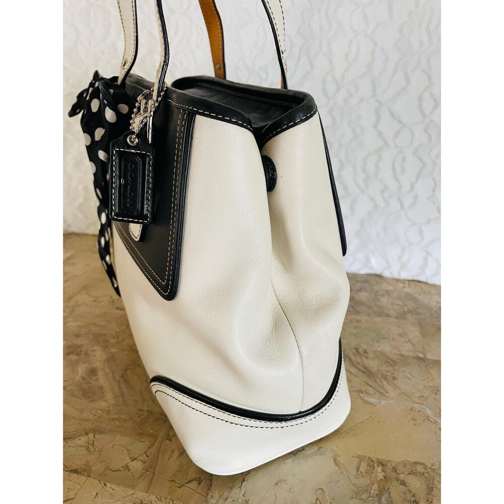 Vtg Coach Hampton off white/ black Legacy leather tote shoulder bag handbag 9605 - Picture 4 of 13